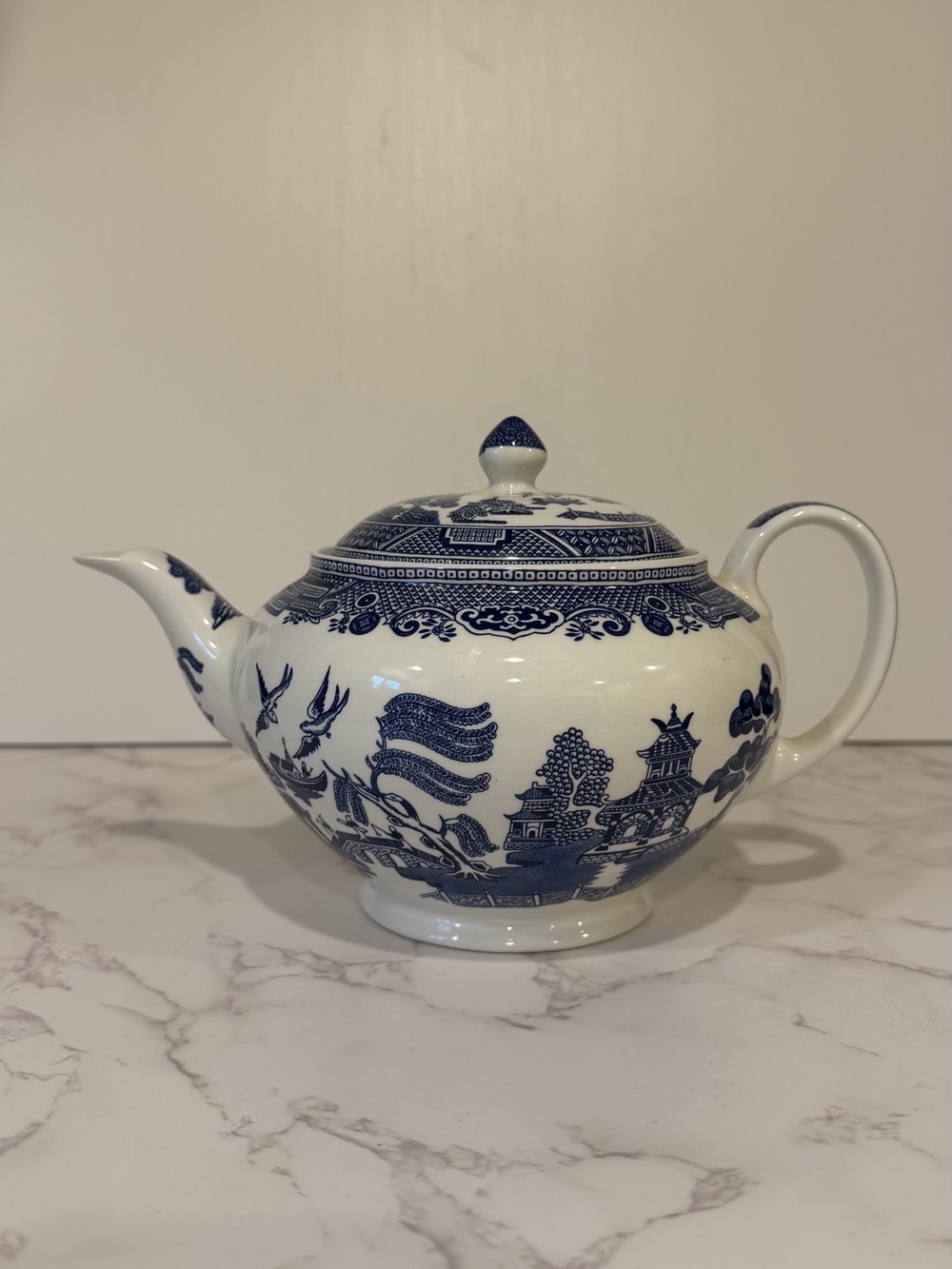 Vintage Blue Willow Johnson Brothers English Teapot Traditional Chinoiserie